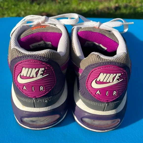 Nike Air women’s running shoes - Picture 2 of 5